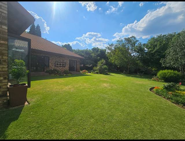 4 BEDROOM HOUSE FOR SALE IN VANDERBIJLPARK SW 5